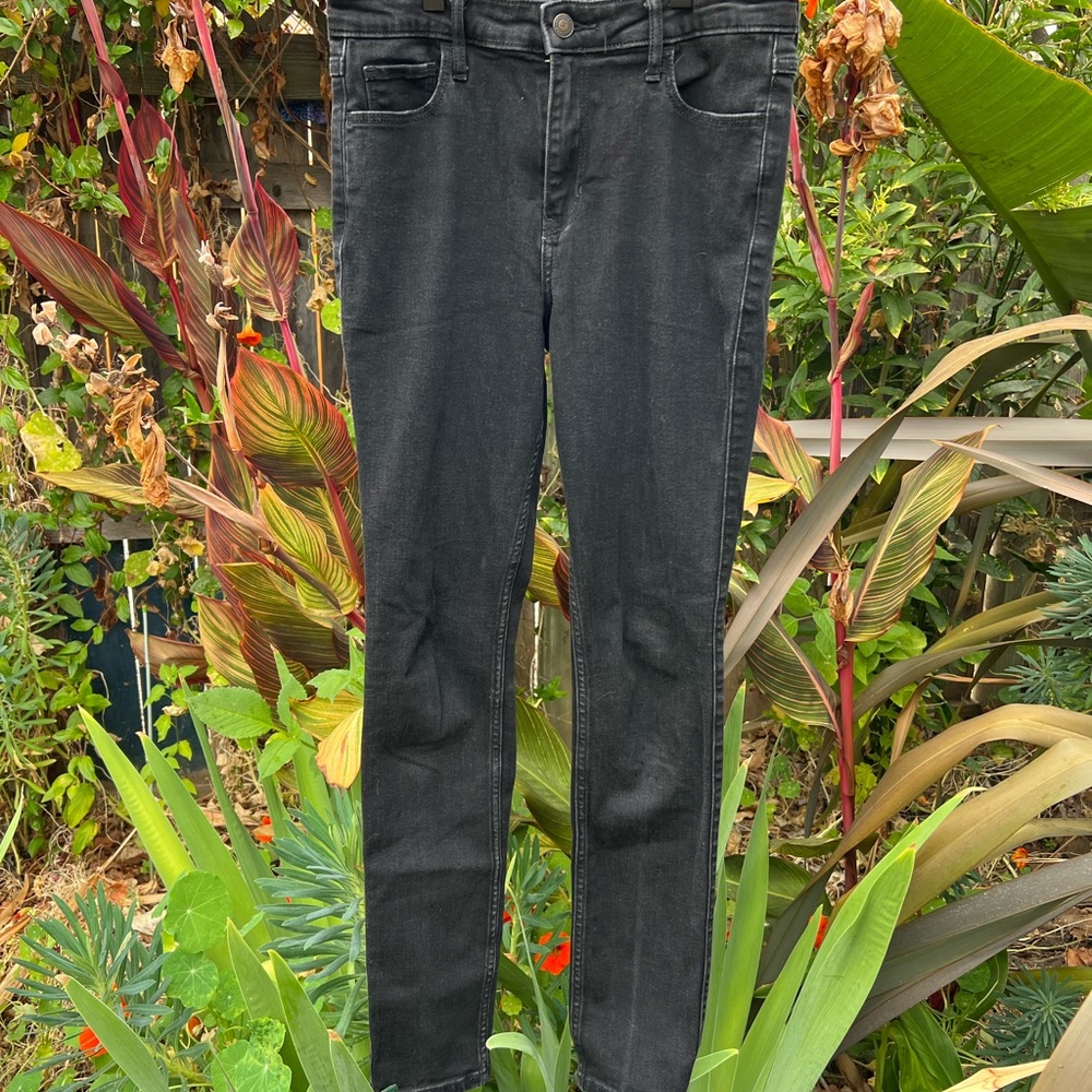Hollister Black High Rise Super Skinny Jeans Size 7/28 Waist